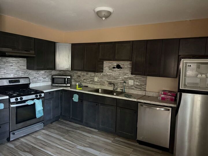 Property Photo:  950 E 86th Street 105  IL 60619 