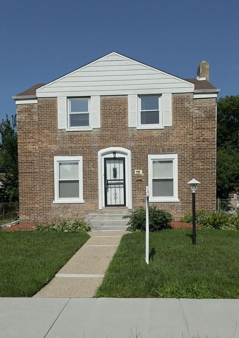 Property Photo:  10118 S Luella Avenue  IL 60617 