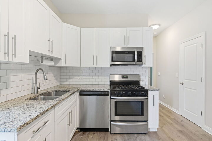 Property Photo:  