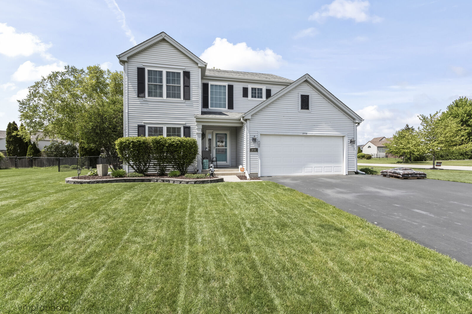 Property Photo:  698 Fenwick Lane  IL 60177 