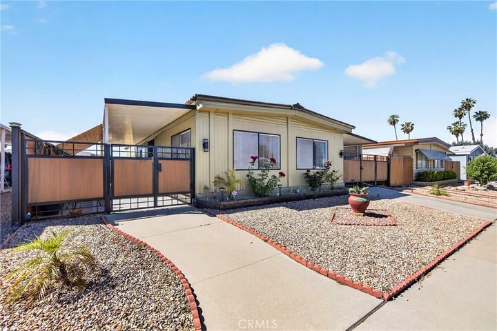 Property Photo:  1625 W Johnston Avenue  CA 92543 