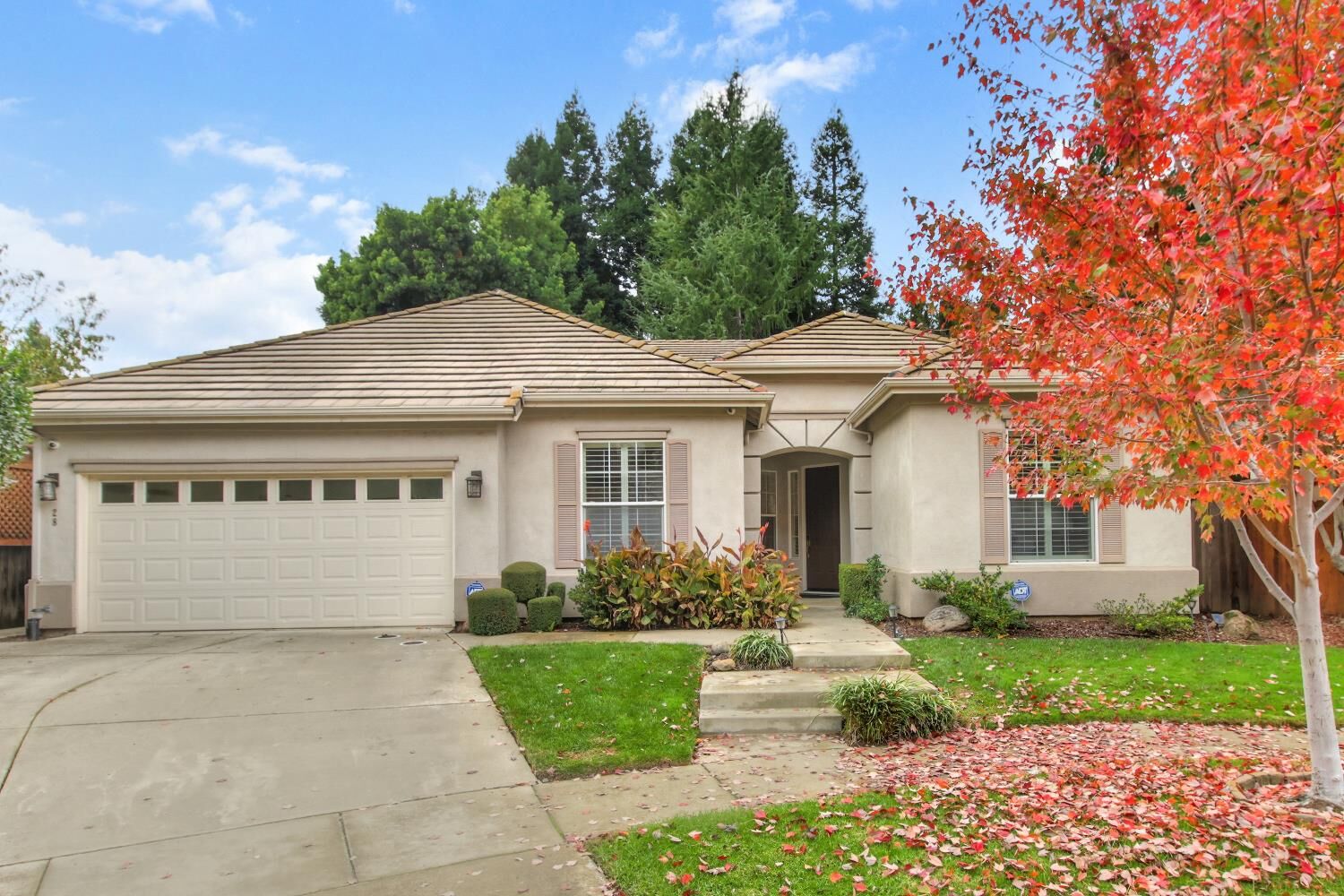 Property Photo:  28 Eastham Court  CA 95833 