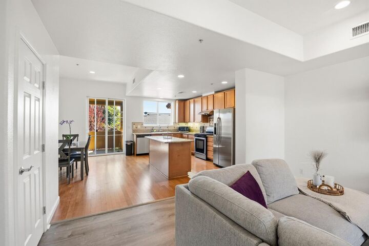 Property Photo: 206 San Antonio Place CA 95116