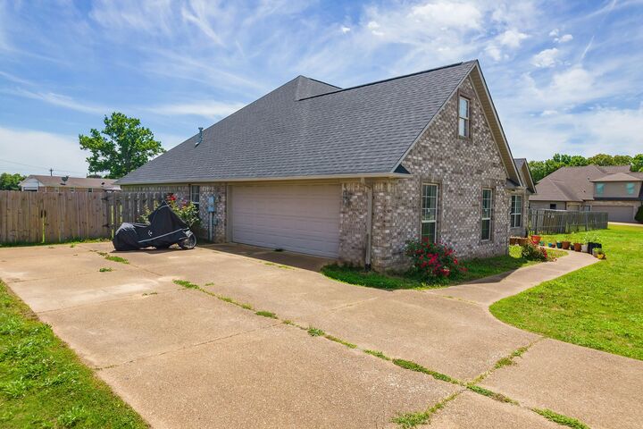 Property Photo: 100 Mary Kate Ln TN 38340