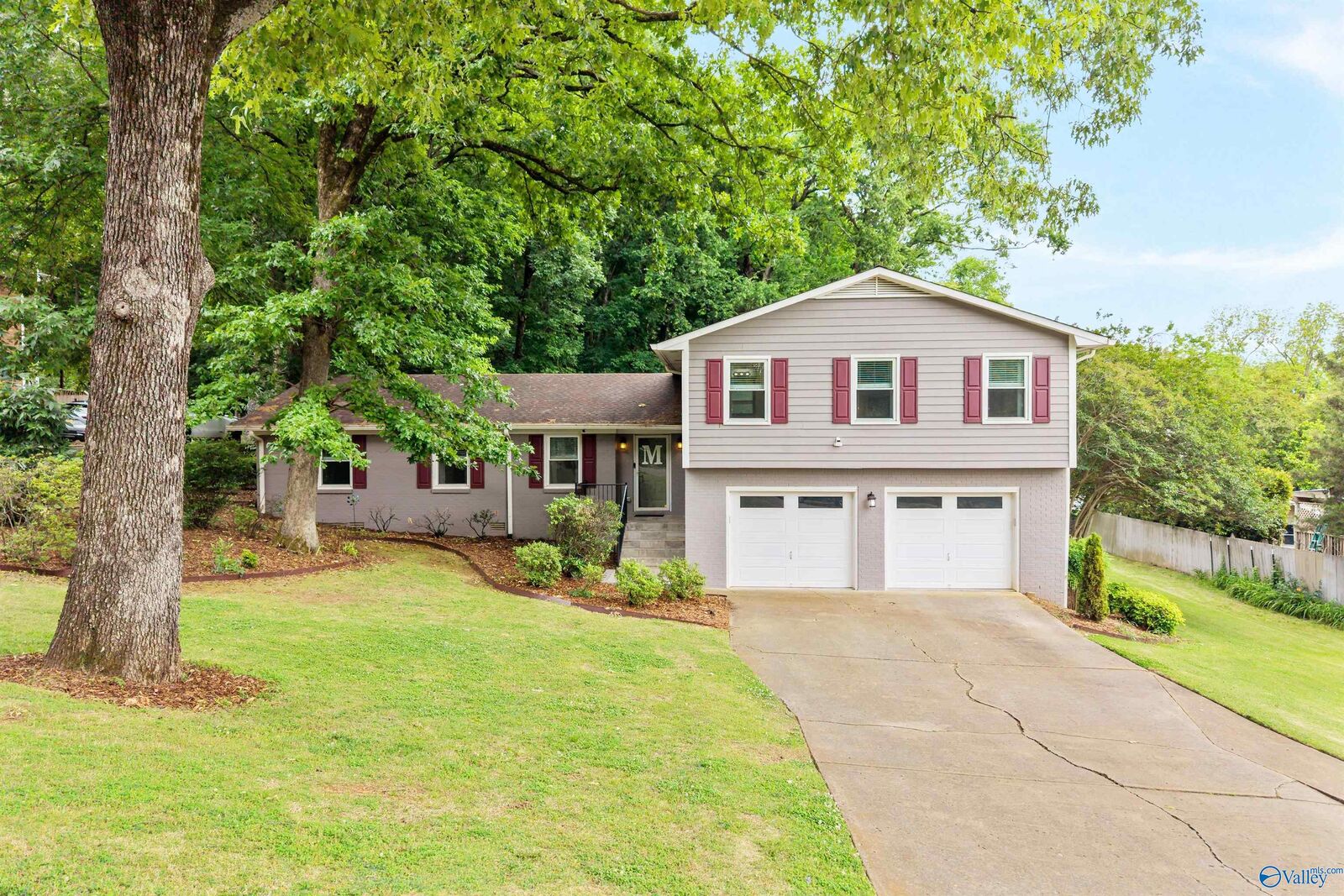 Property Photo:  104 Oddo Lane SE  AL 35802 