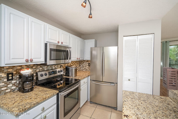 Property Photo: 4025 Grande Vista Boulevard 23-102 FL 32084