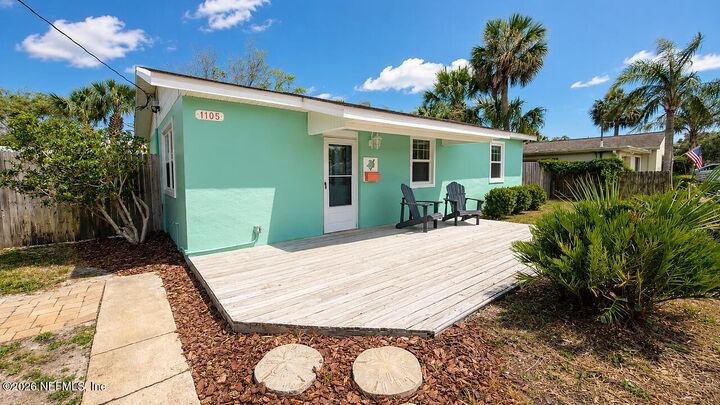 Property Photo: 1105 10th Street N FL 32250