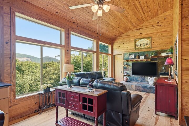 Property Photo:  325 Weoka Court  GA 30541 
