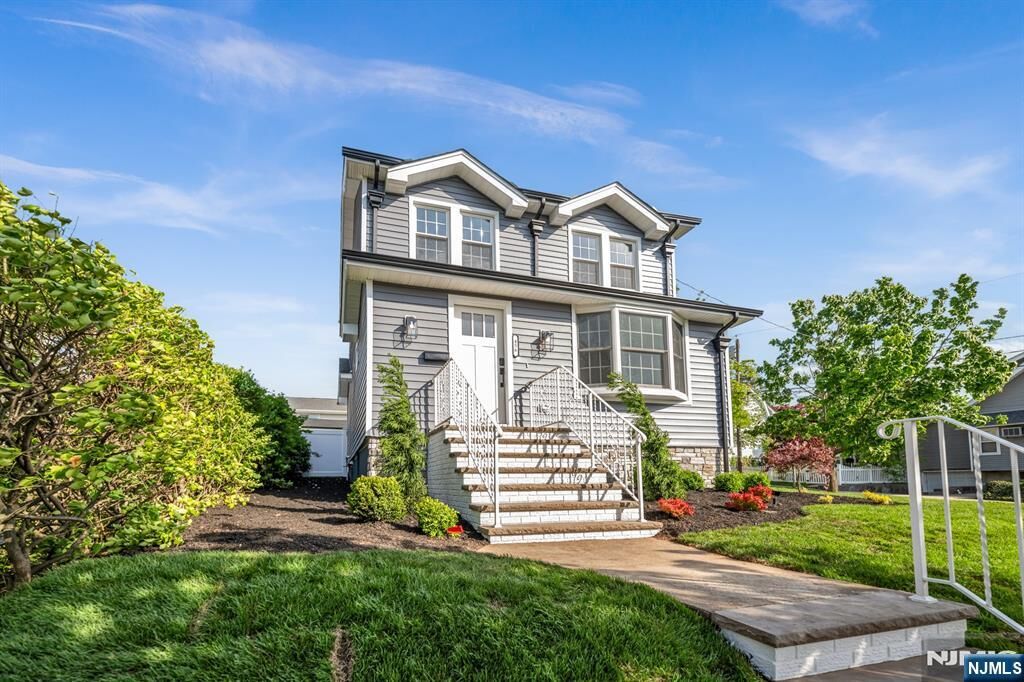 Property Photo:  456 Collins Avenue  NJ 07604 