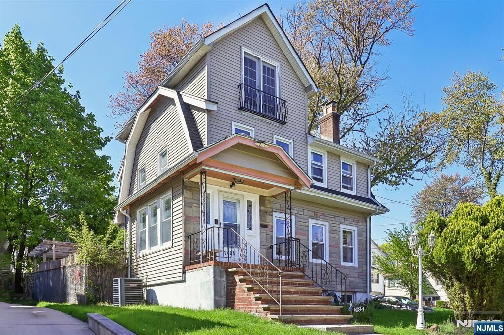Property Photo:  1494 Endicott Terrace  NJ 07666 