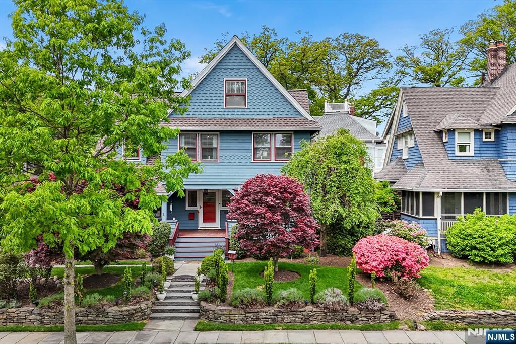 Property Photo:  296 Ridgewood Avenue  NJ 07028 