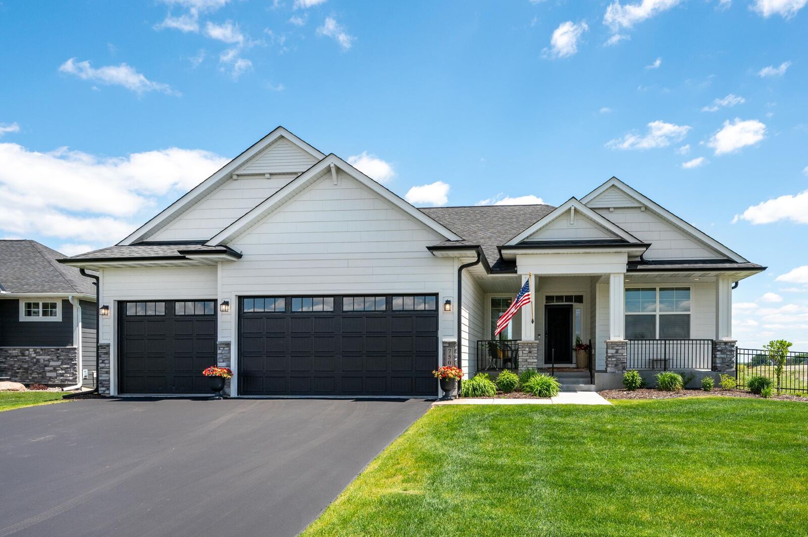 Property Photo:  7502 Ocean Ave NE  MN 55330 