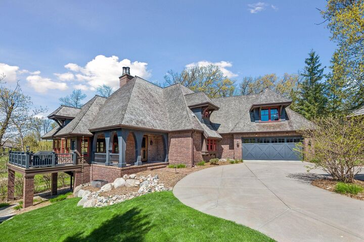 Property Photo:  1610 Locust Hills Place  MN 55391 