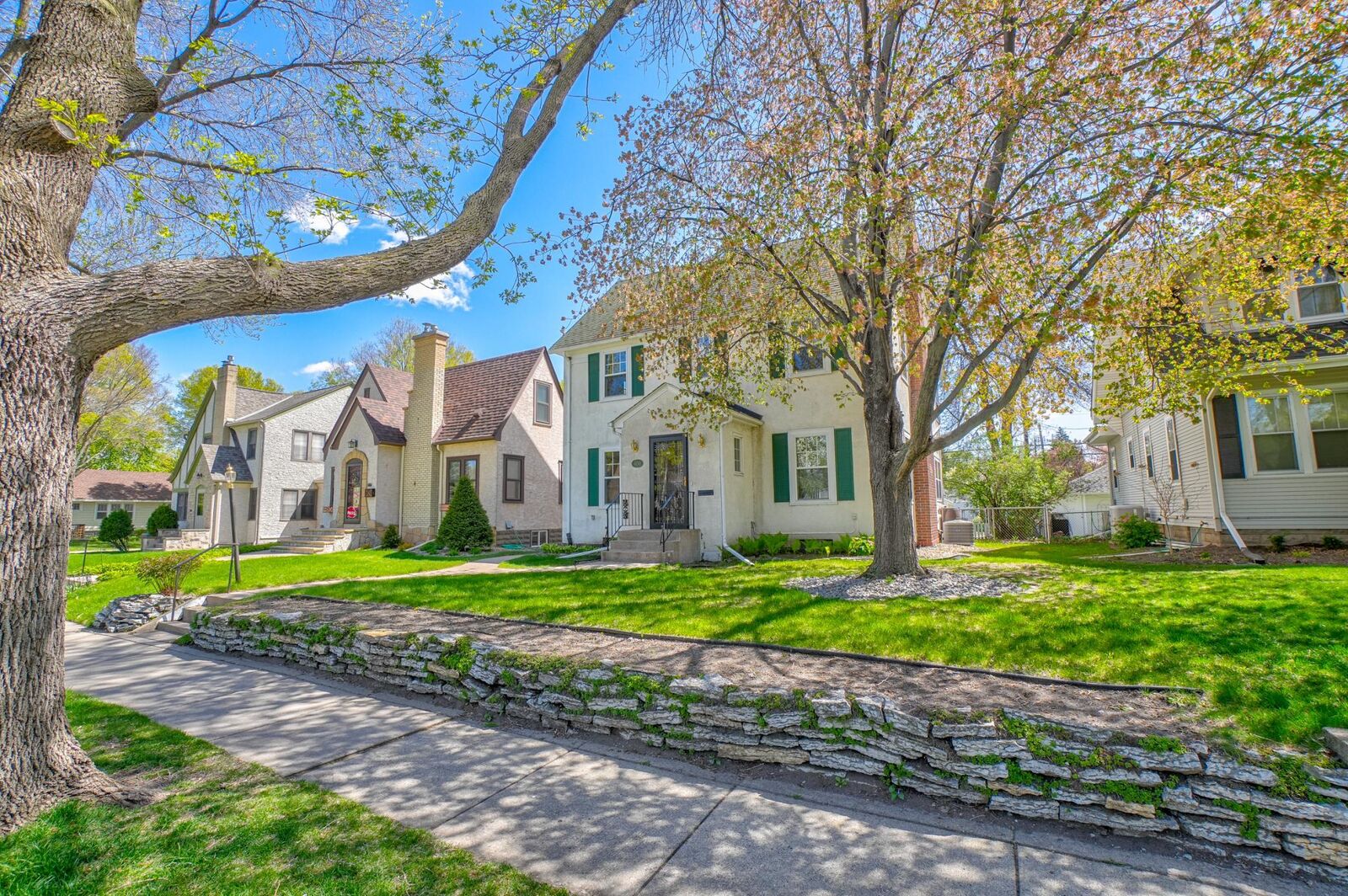Property Photo: 400 Macalester Street MN 55105