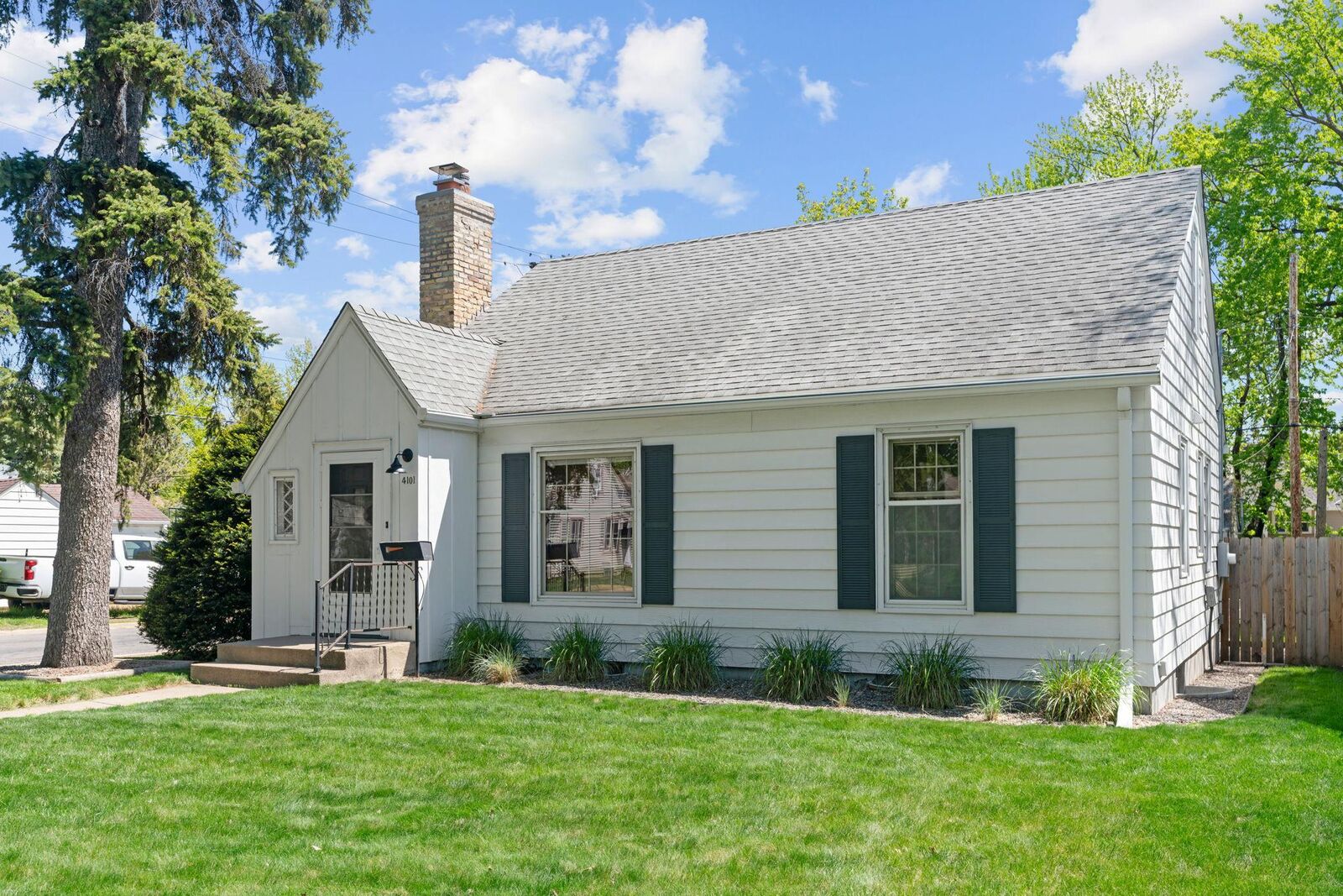 Property Photo:  4101 Xenwood Avenue S  MN 55416 