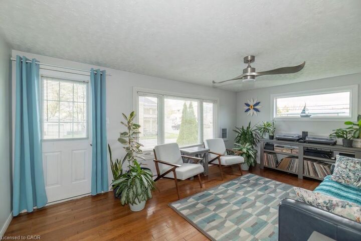 Property Photo:  111 Elizabeth Street W  ON N0G 1R0 