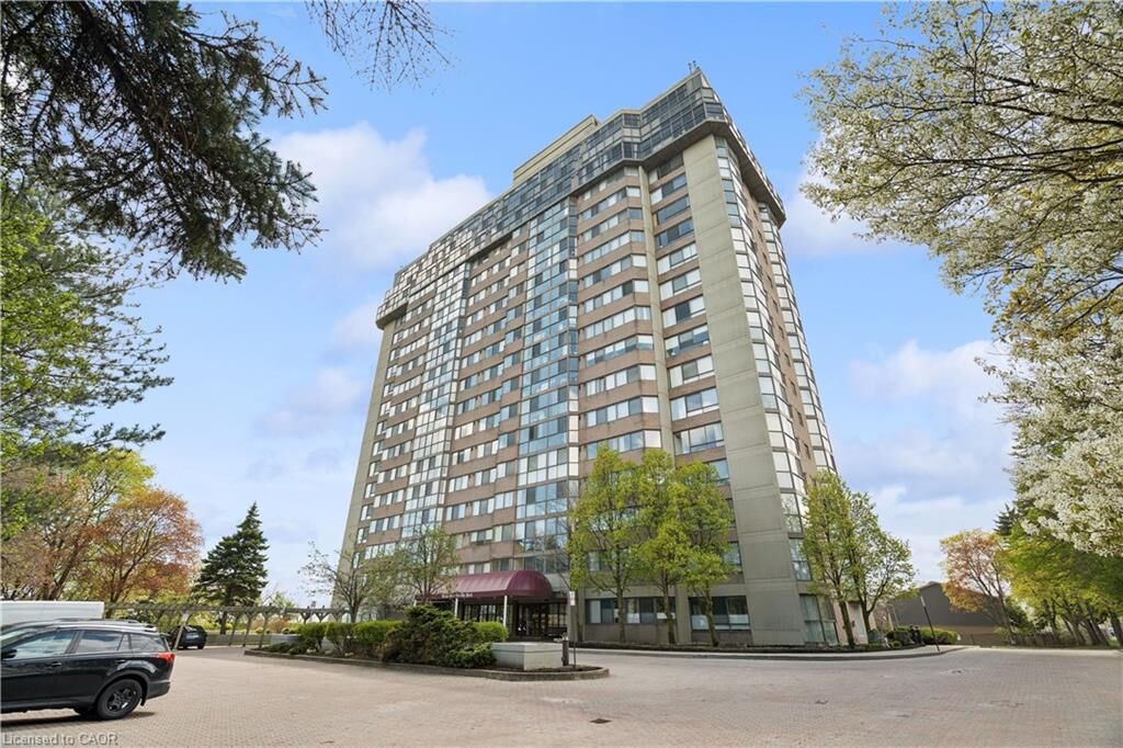 Property Photo:  880 Dundas Street W 503  ON L5C 4H3 