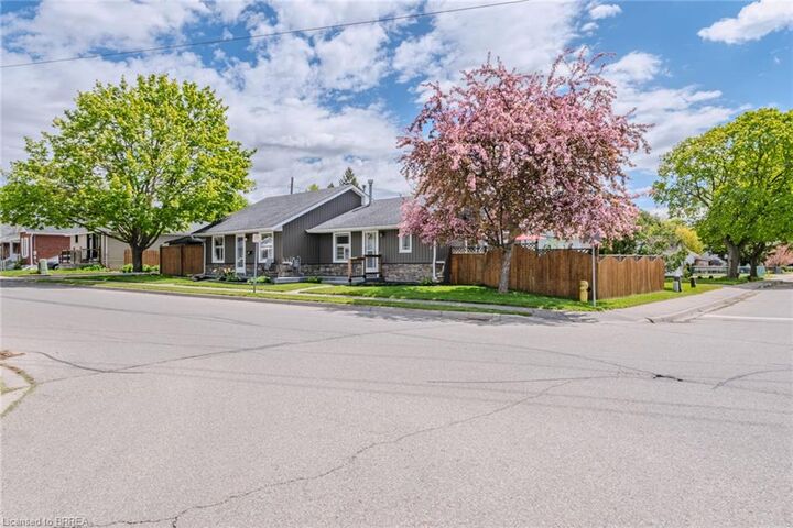 Property Photo:  36 Crandell Avenue  ON N3S 1C9 