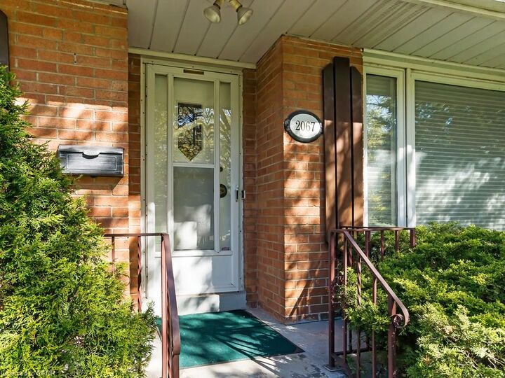 Property Photo:  2067 Devon Road  ON L6J 2N1 