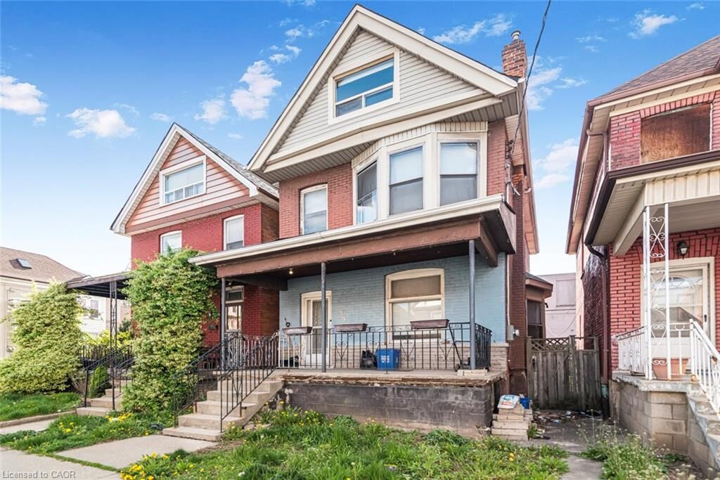 Property Photo:  39 Arthur Street N  ON L8L 6C7 