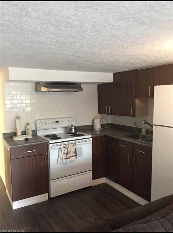 Property Photo:  456 Jackson Street W  ON L8P 1N4 