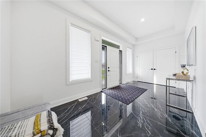 Property Photo:  422 Mount Pleasant Road  ON N3T 5L5 