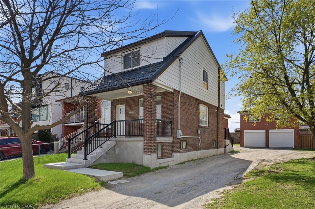 Property Photo:  1049 Glencairn Avenue Main Floor  ON M6B 2B1 
