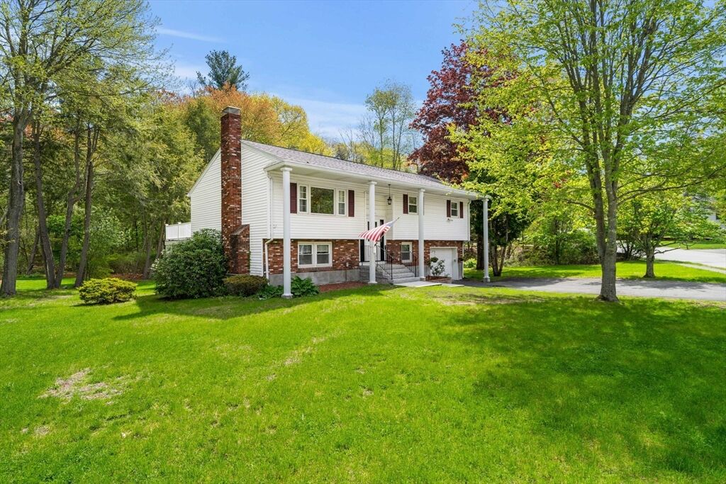 Property Photo:  35 Freeport Dr  MA 01803 