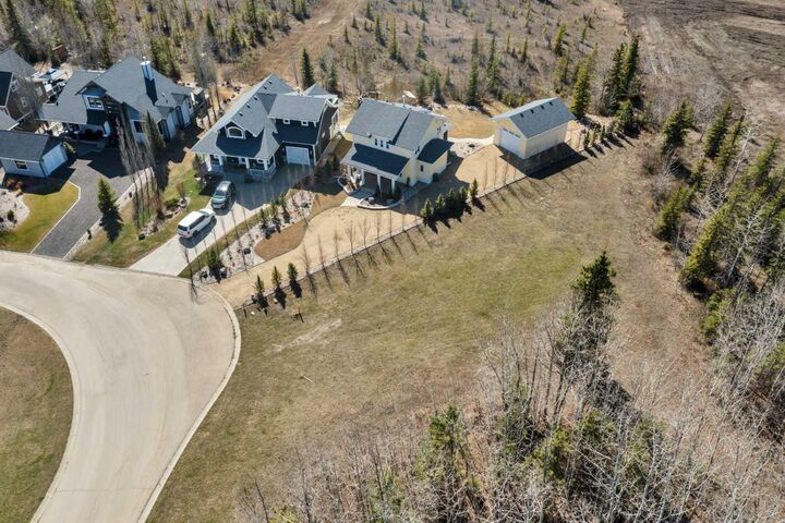 Property Photo:  420 Summer Crescent  AB T0C 2J0 