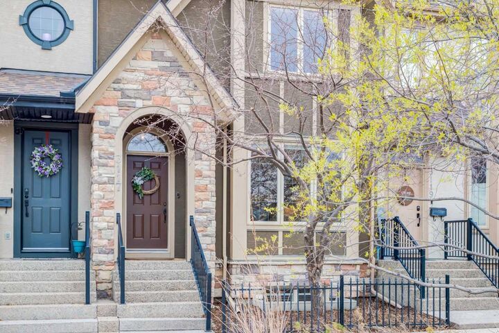 Property Photo:  3117 Don Ethell Boulevard SW  AB T3E 7A9 