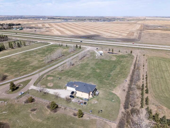280135 Township Road 242 SE — photo 1