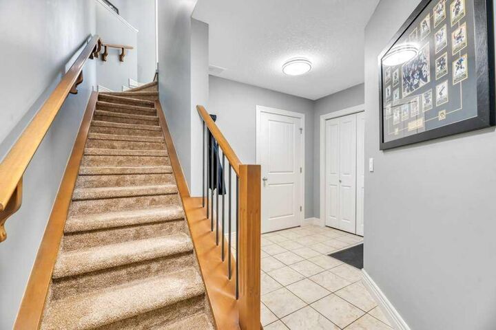 Property Photo:  172 Rockyledge View NW 8  AB T3G 6B2 