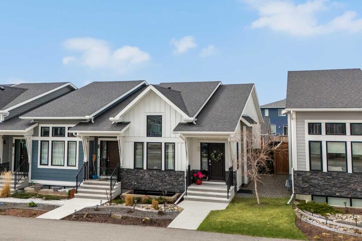 Property Photo:  21 Darcy Boulevard  AB T1S 5S6 