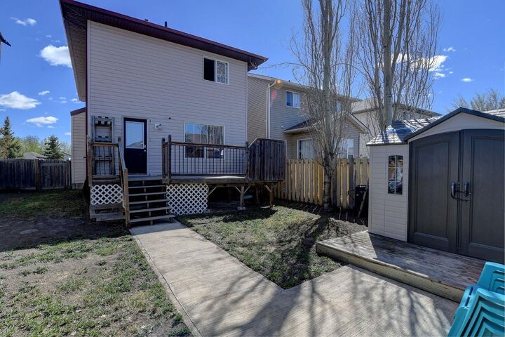 Property Photo: 6910 88A Street AB T8X 0C1