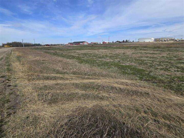 Property Photo:  Hwy 43 Range Rd 53  AB T8X 0J5 