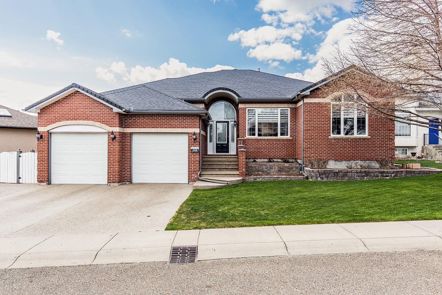 Property Photo:  119 Perry Crescent NE  AB T1C 1X2 