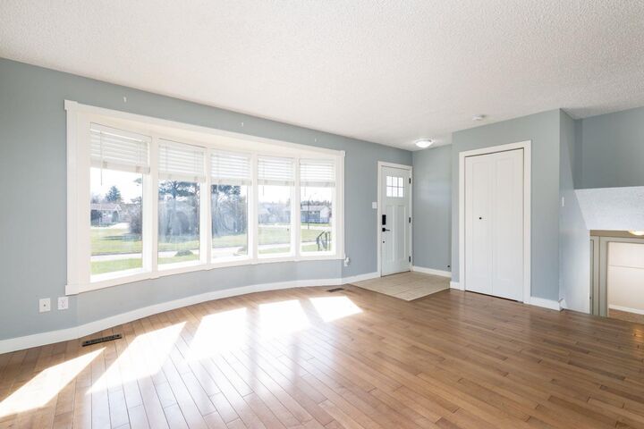 Property Photo:  55 Patterson Crescent  AB T4P 1J4 