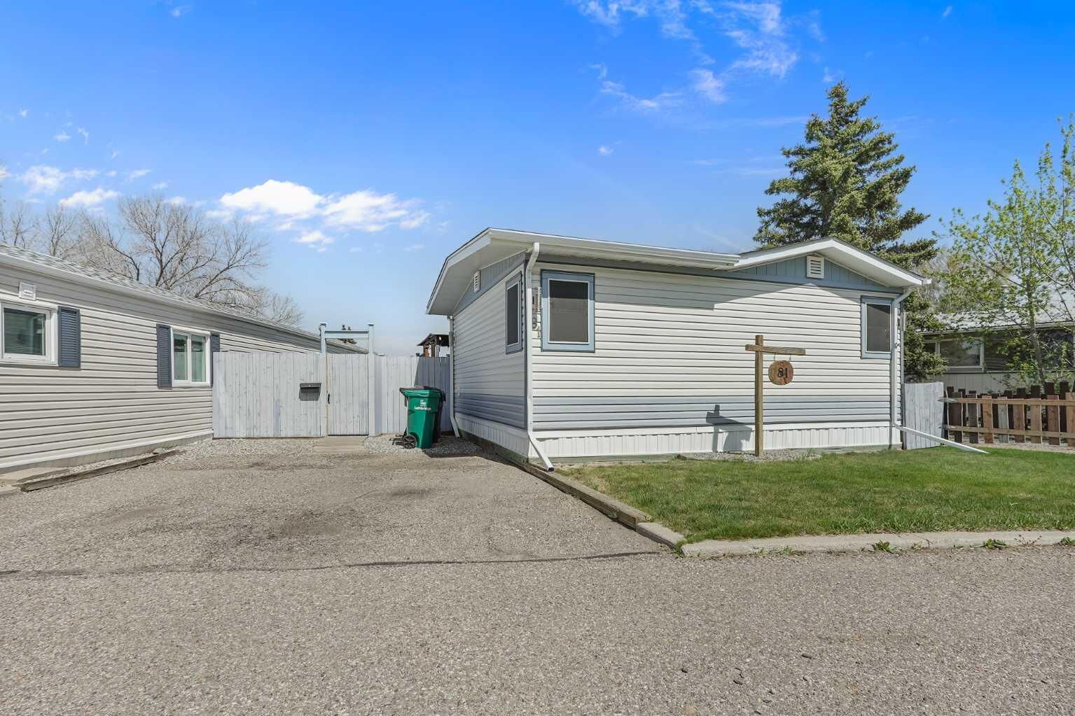 Property Photo:  1410 43 Street S 81  AB T1K 3S5 