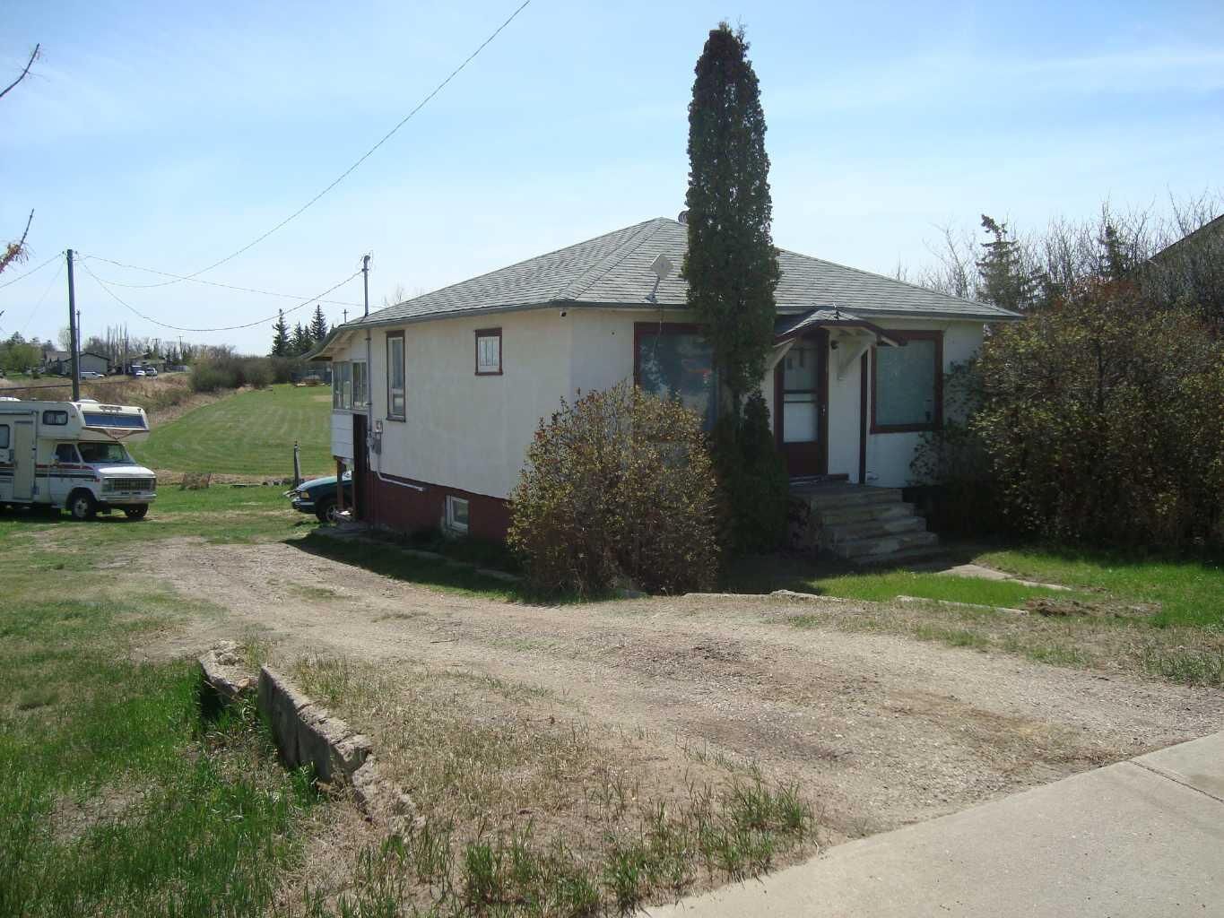Property Photo:  197 First Street  AB T0M 2C0 