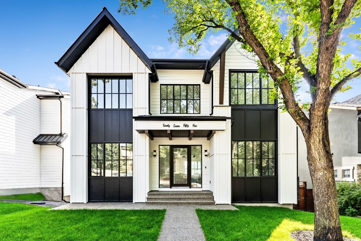 Property Photo:  2755 Cannon Road NW  AB T2L 1C5 