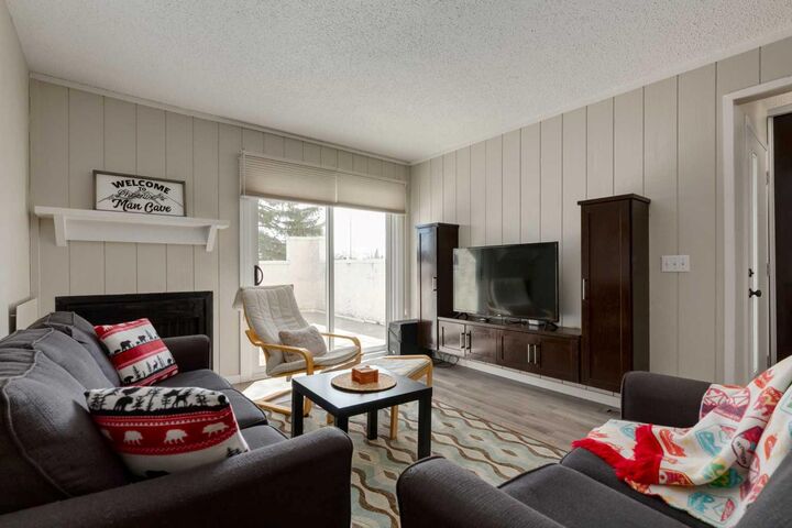 Property Photo:  3500 Varsity Drive NW 108  AB T2L 1Y3 