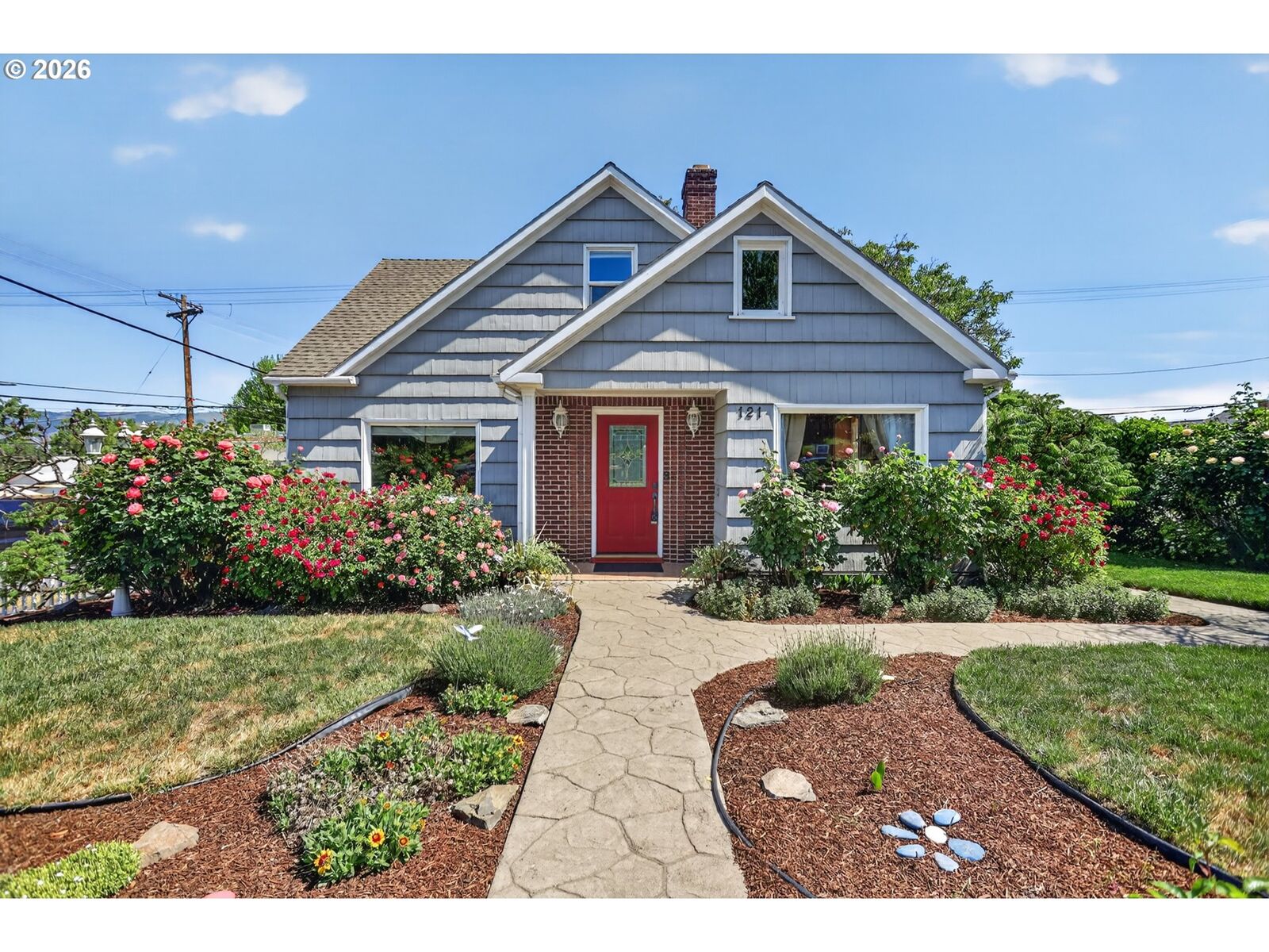 Property Photo: 121 W 10th St OR 97058