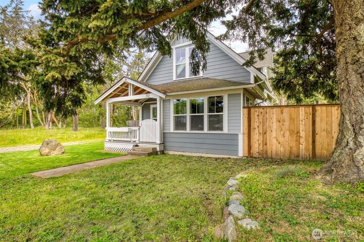 Property Photo:  712  McPherson Street  WA 98368 