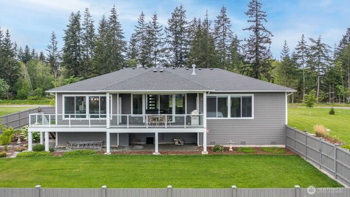 Property Photo: 1409 Village Heights Place WA 98282