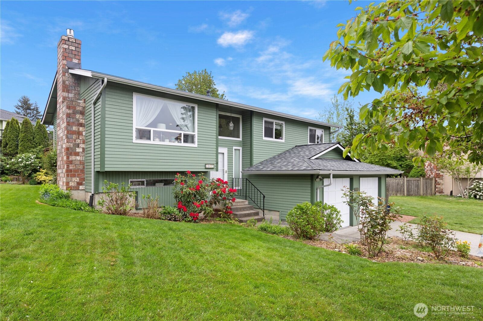 Property Photo: 7029 49th Avenue W WA 98275
