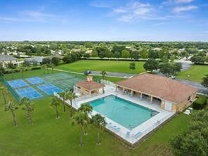 Property Photo: 483 S Key Lime Square SW FL 32968