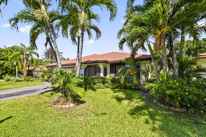 Property Photo: 329 Knob Hill Boulevard FL 33431