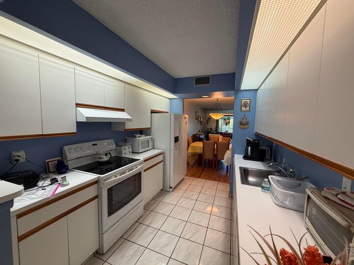 Property Photo: 1705 Andros Isle M2 FL 33066