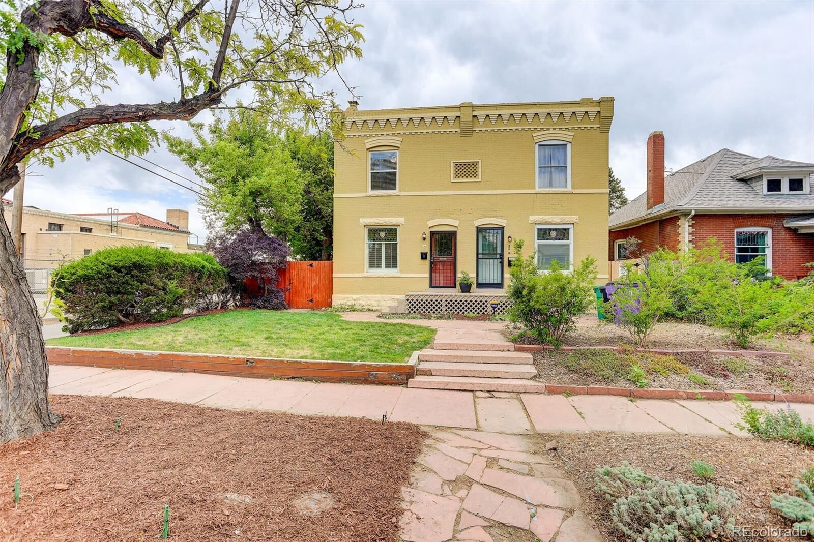 Property Photo:  28 W Cedar Avenue  CO 80223 
