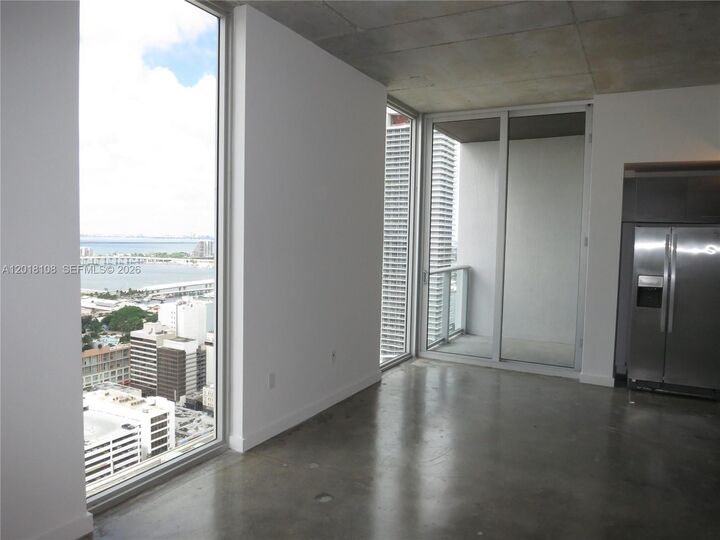 Property Photo:  151 SE 1 St 3204  FL 33131 